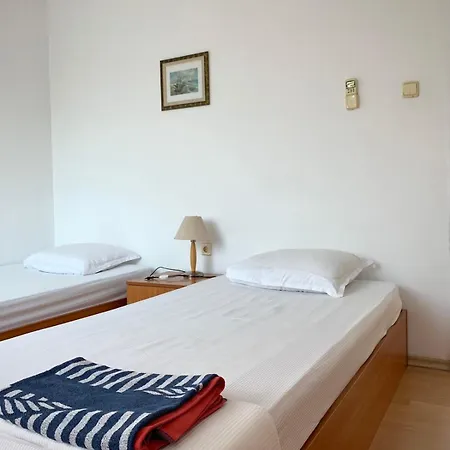 Pensionat тедис хоум *