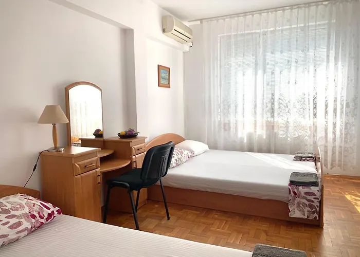 тедис хоум ゲストハウス