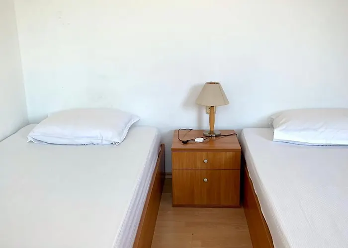 ゲストハウス тедис хоум *