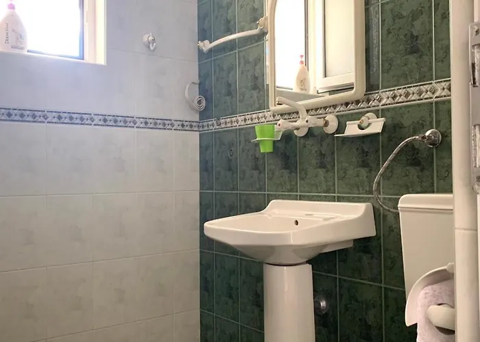 ゲストハウス тедис хоум *