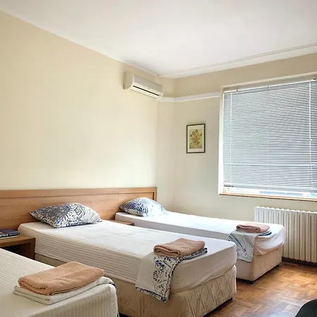 Тедис Хоум 招待所 *