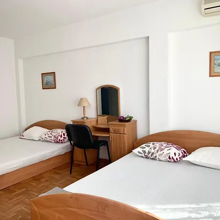 Тедис Хоум *