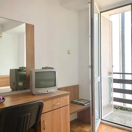 招待所 Тедис Хоум